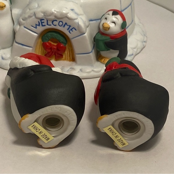 90s FIGIS Penguin Igloo Christmas Dish bowl LOT Salt and Pepper Shaker Vintage - Picture 14 of 16